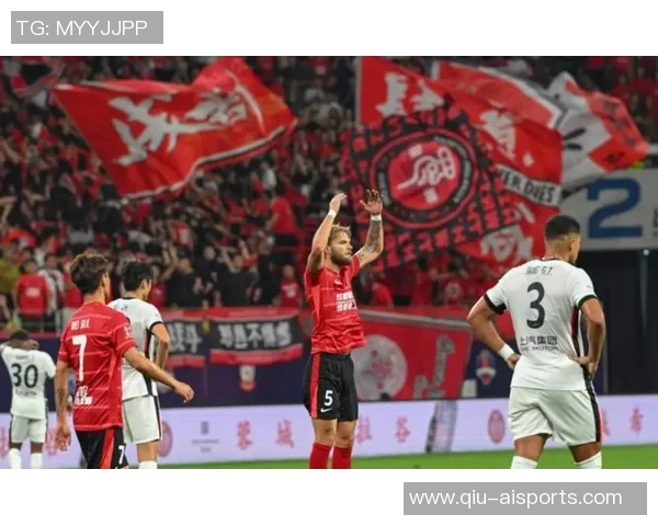 上海滩双雄包揽中超冠亚军,前七名与去年一致,为何排名无变化? 上海滩双雄包揽中超冠亚军,前七名与去年一致,为何排名无变化?