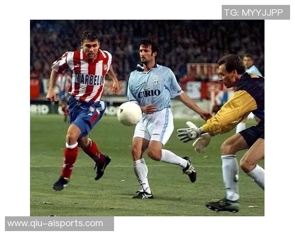 世界第一右后卫的荣耀之路：足球场上的无敌巨星