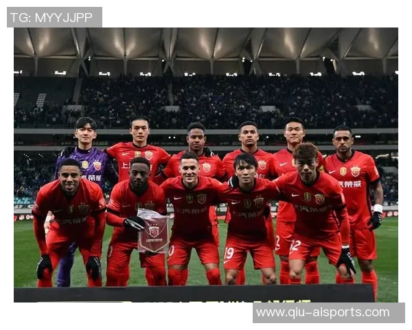 中超焦点战火热升腾:加布里埃尔闪击破门,上海海港半场领先大连英博 中超焦点战火热升腾:加布里埃尔闪击破门,上海海港半场领先大连英博